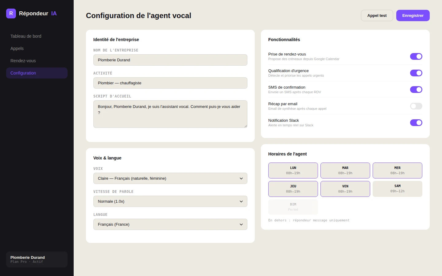 Configuration de l'agent vocal — paramétrage de l'identité, script d'accueil, voix, fonctionnalités (RDV, SMS, Slack…) et horaires.